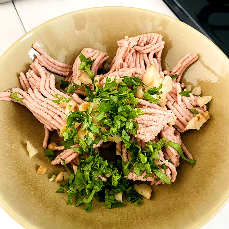 In a bowl mix So-Meat mince with chopped Iburi-gakko and Shiso. Season to taste.