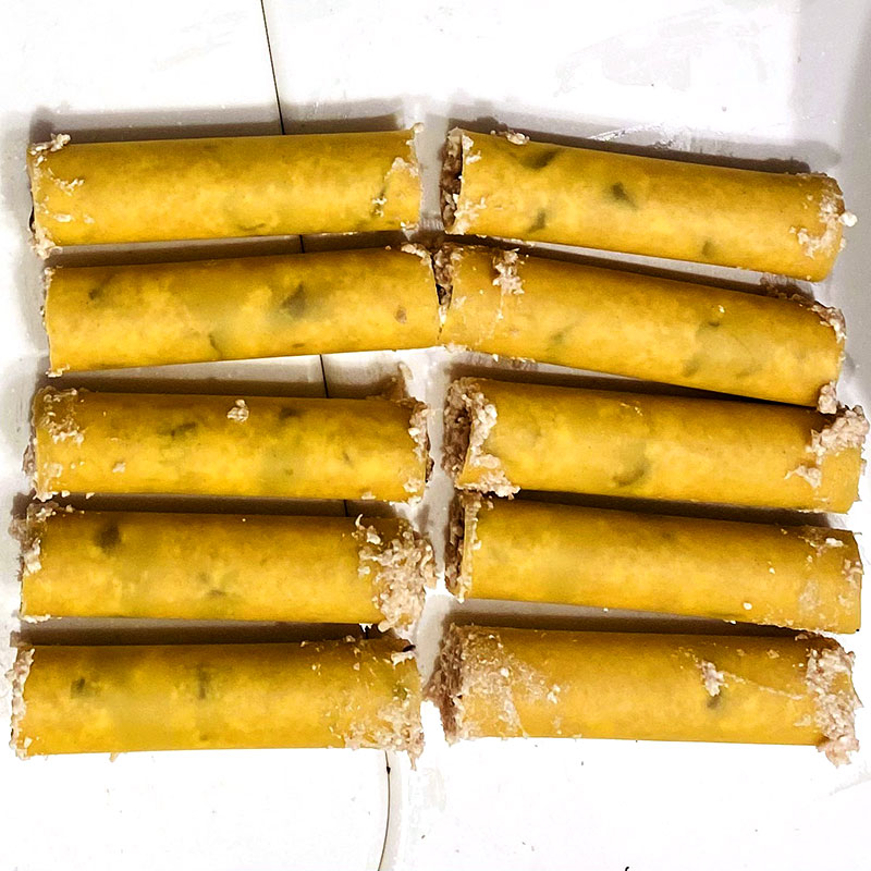 Fill cannelloni tubes with 3. (Makes about 10 filled cannelloni)